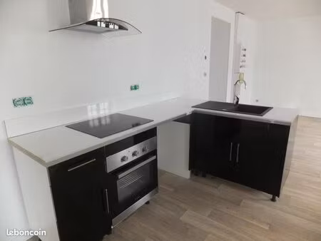 beau t2 49 m2 avec jardin collectif et parking