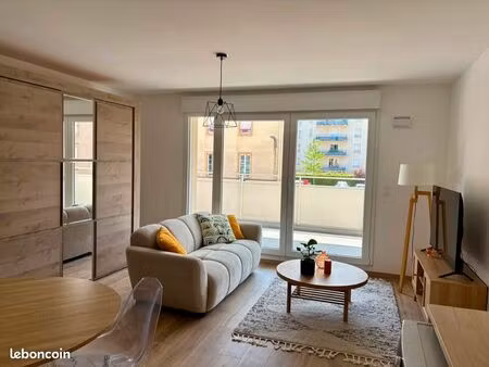 appartement f2 42m2 avec balcon et parking privatif