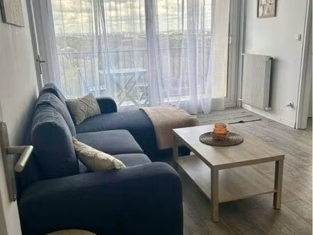 f2 meublé de 44m2 avec balcon