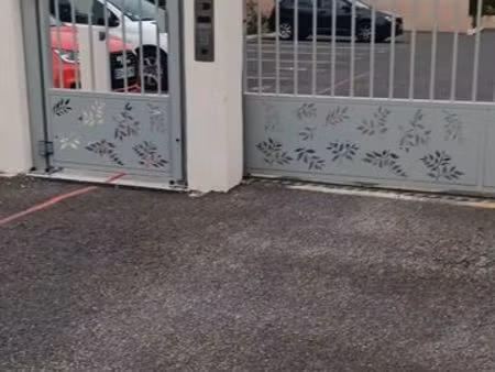 loue parking privé en sous-sol dans résidence sécurisée