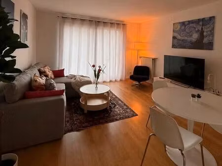 sublime studio de 21 m² situé rue anatole france à levallois-perret à 806