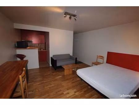 23m2 proche lycées limosin  beaupeyrat  turgot...