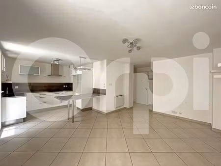 appartement 3 pièces 60 m²