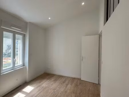 superbe t2 refait à neuf