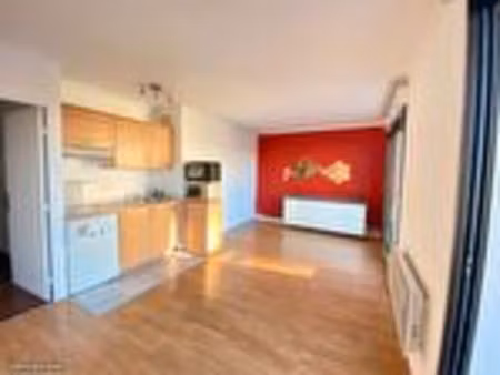 studio 1 pièce 32 m²
