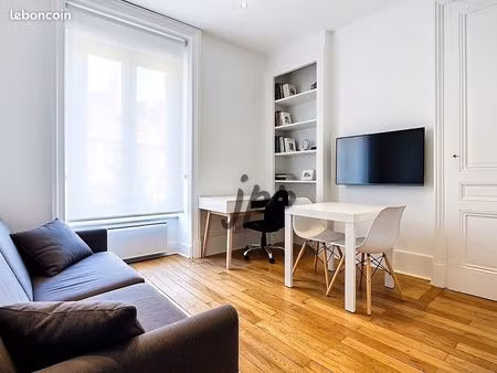 appartement 2 pièces meublé - au pied métro b gare d'oullins et bus tcl