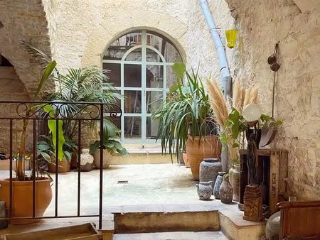 maison de village atypique à louer – calvisson