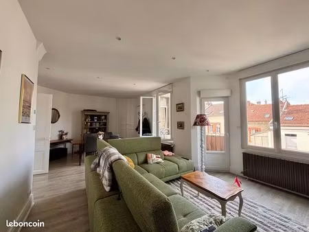 appartement 2 pièces 64 m²