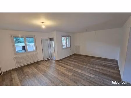 t3 de 70 m²  traversant avec garage  cave et 2 balcons – muret