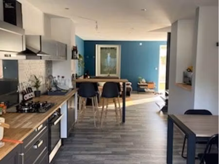 ? à louer – maison à étage de 100 m² avec terrasse  cour et dépendances