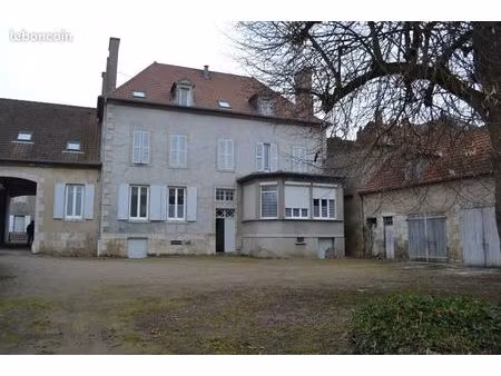 appartement 3 pièces 77 m²