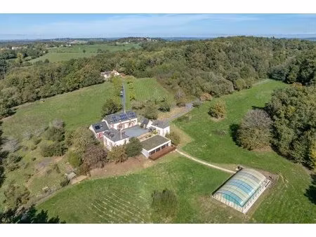 exclusivite label pierres domaine d’exception sur 26 ha – 6 gîtes à développer – fort...