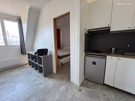 charmant deux pièces avec vue sur sacré cœur