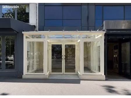 commerce 222 m²