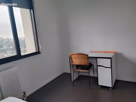chambre 1 pièce 12 m²