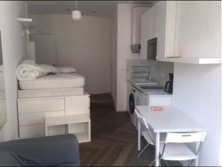 studio meublé 20 m2 guillotiere - 550 cc