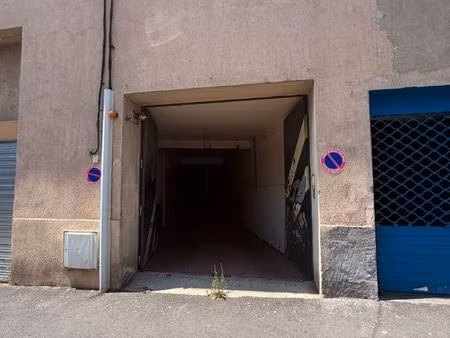parking/box neuville sur saone