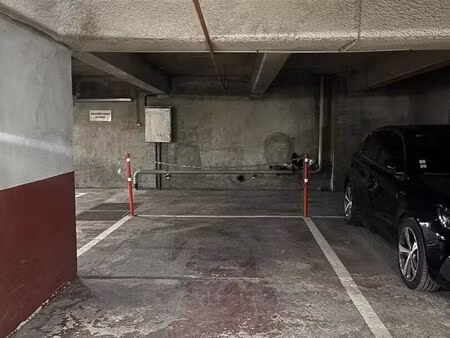 parking place des fêtes