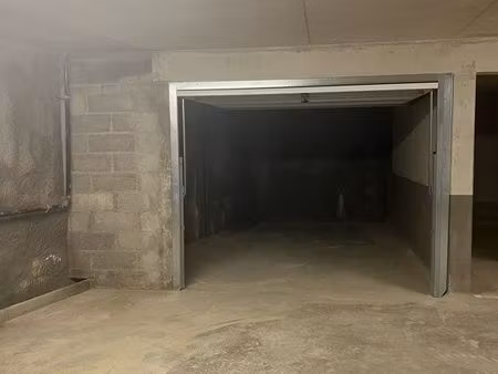 box fermé 16 m² à louer – roquebrune-cap-martin – 150 /mois