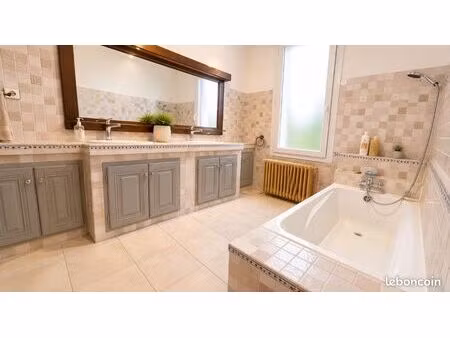 grande maison familiale de près de 200 m² avec dépendance et grand jardin sur une parcelle