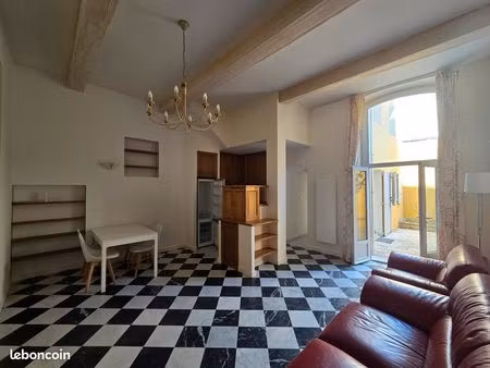grand appartement 2 pièces centre ville aix en provence avec cour intérieure privative