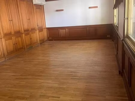 30m2 espace à louer dans centre médecine esthétique - bail précaire possible