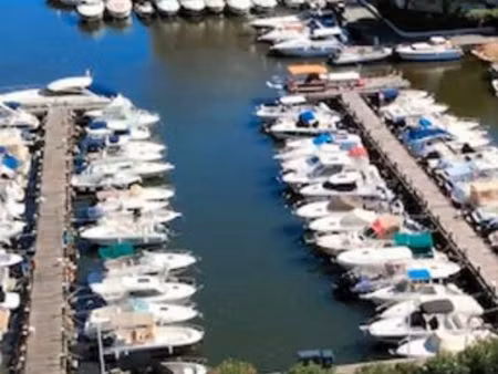 vends place de bateau 6 m 60 par 2 m 30 à cannes marina sur mandelieu