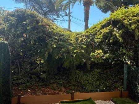 rez de jardin • parking privatif • 25 m2