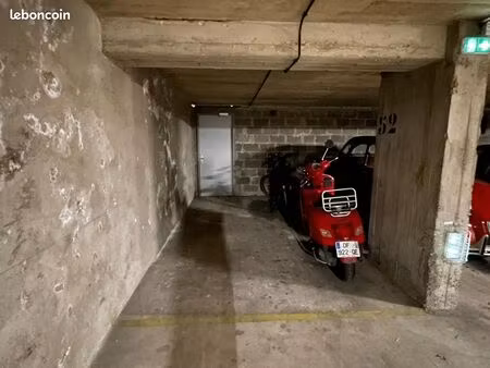 parking 11 m² paris