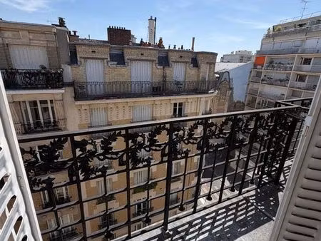 2 pieces avec balcon dernier etage