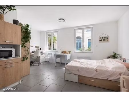 joli studio rénove au coeur du 5e arrondissement