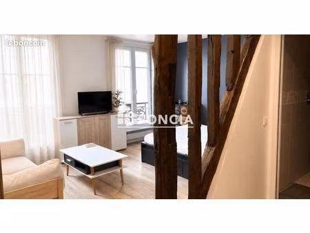 studio rénové  au calme près de république