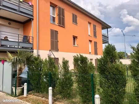 f3 avec terrasse et jardin