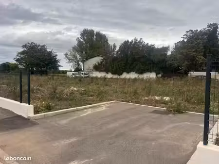 terrain 230 m² mallemort