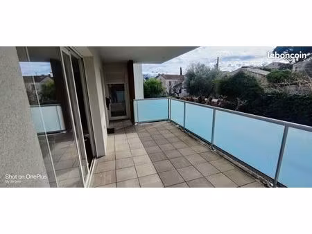 particulier vend appartement t3 à fréjus