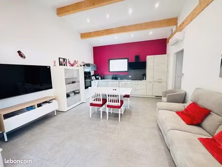 très belle maison très calme et sécurisé dans domaine résidentiel privé