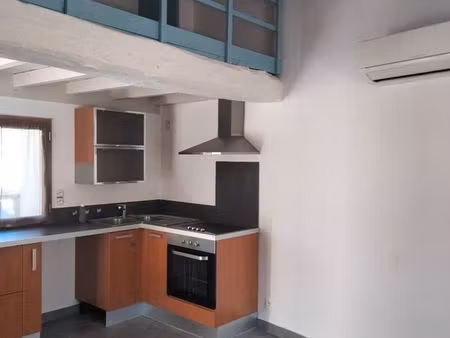 appartement t2 en duplex dans maison de village