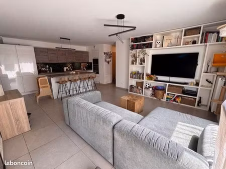 appartement 3 pièces — 69 m²