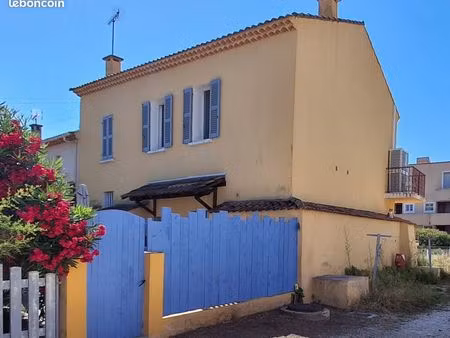 studio rez de jardin bord de mer hyères les salins
