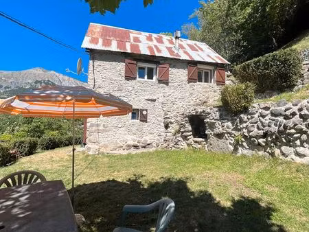 bergerie en pierre rénovée  terrain 1 800 m²