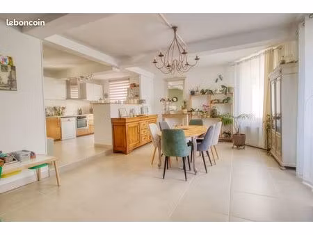 duplex de caractère 172m² 4 chambres– rénovation soignée  cour & hangar privatifs