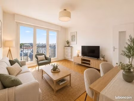 appartement 2 pièces -51m2- paris 12eme -expo sud. vue sur les toits parisiens et le bois 