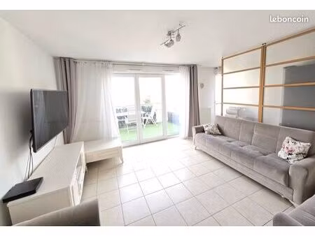 apparemment très bien situé sur saint fons à visiter au plus vite