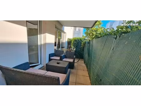 t2 de 43m² avec terrasse et garage fermé - résidence sécurisée