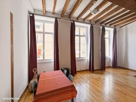 appartement 2 pièces 64 m²