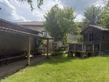 maison 7 pièces 251 m²