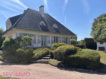 maison 6 pièces 141 m²