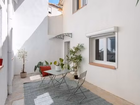maison fond de cour avec grande terrasse baille