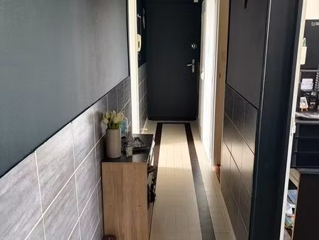 vend appartement proche lycée paul constans à montluçon