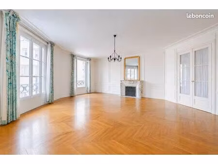 appartement 5 pièces 181 m²